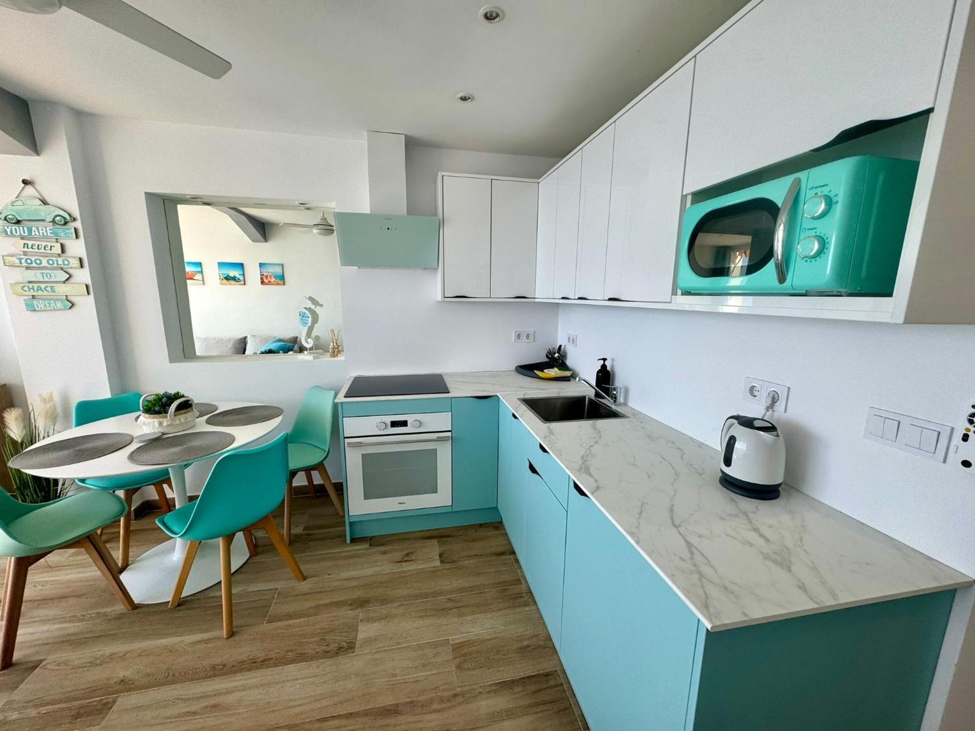 Skyline Apartment *